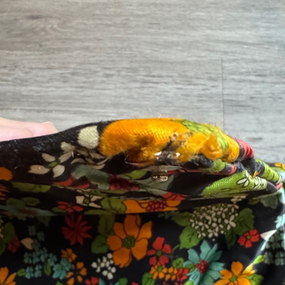 Vintage Floral Print Expandable Bag with Amber Lucite Handles - Picture 14 of 17